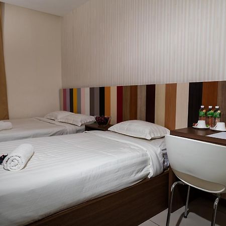 Hotel Uptown Subang Airport à Shah Alam Extérieur photo