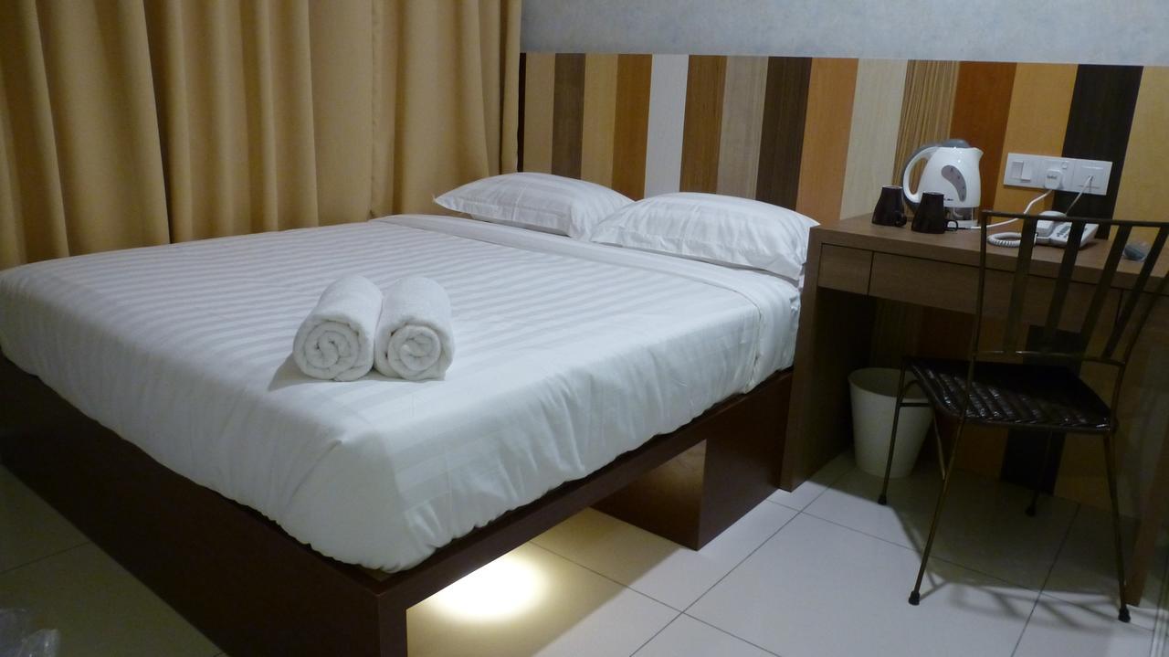 Hotel Uptown Subang Airport à Shah Alam Extérieur photo