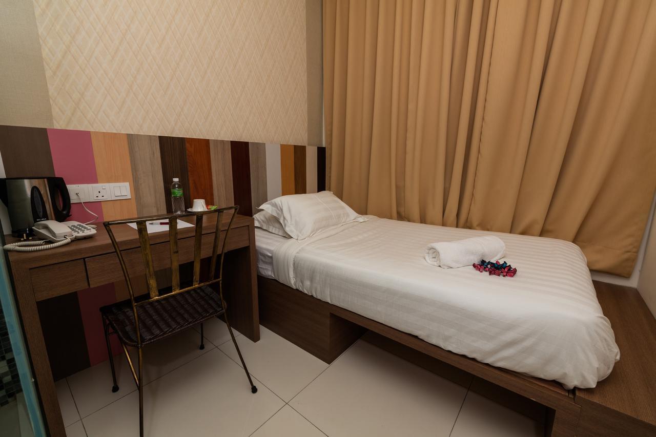Hotel Uptown Subang Airport à Shah Alam Extérieur photo