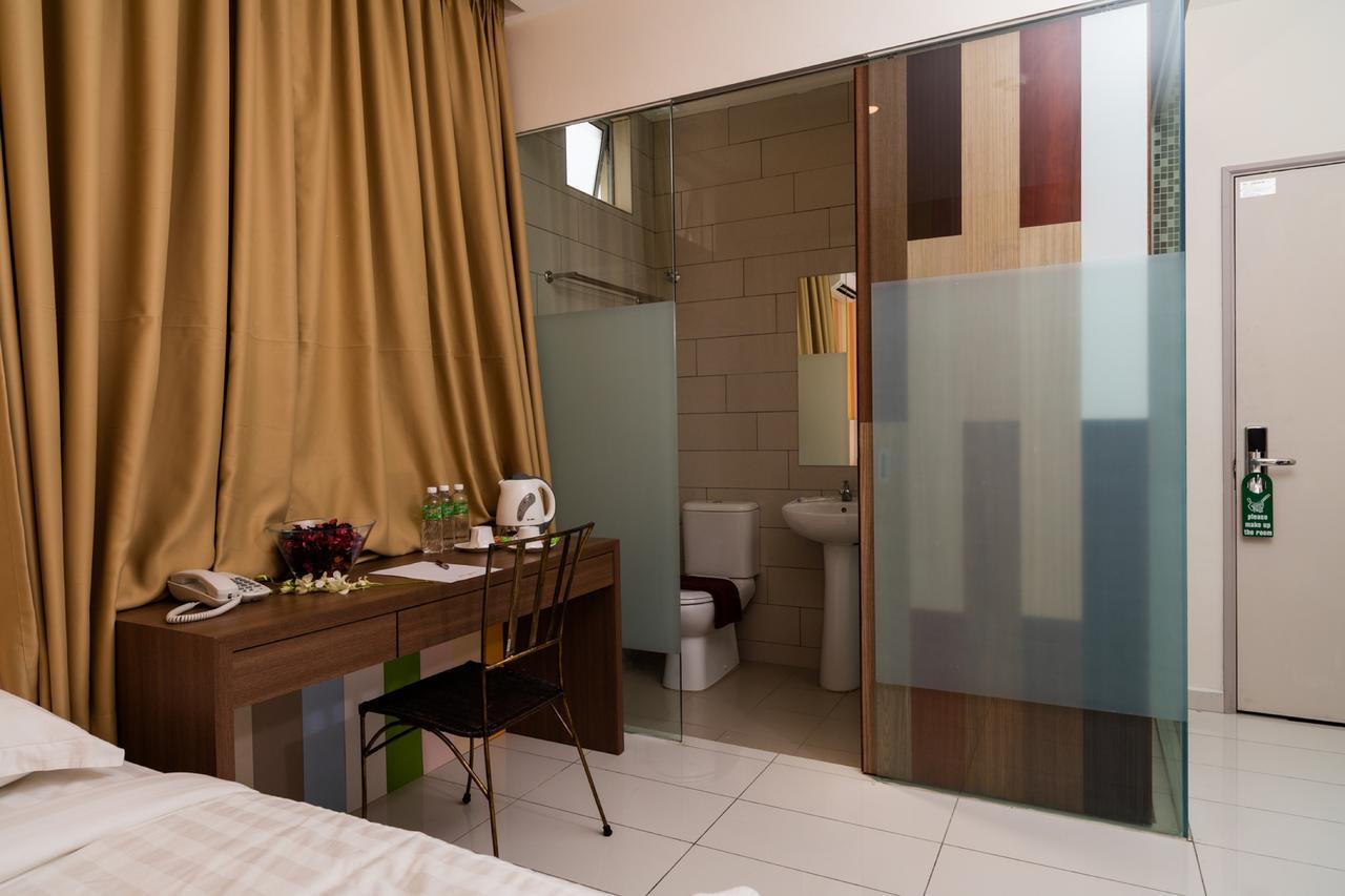 Hotel Uptown Subang Airport à Shah Alam Extérieur photo
