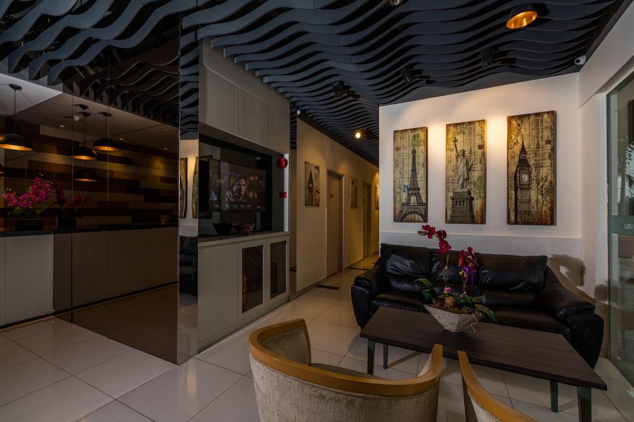 Hotel Uptown Subang Airport à Shah Alam Extérieur photo